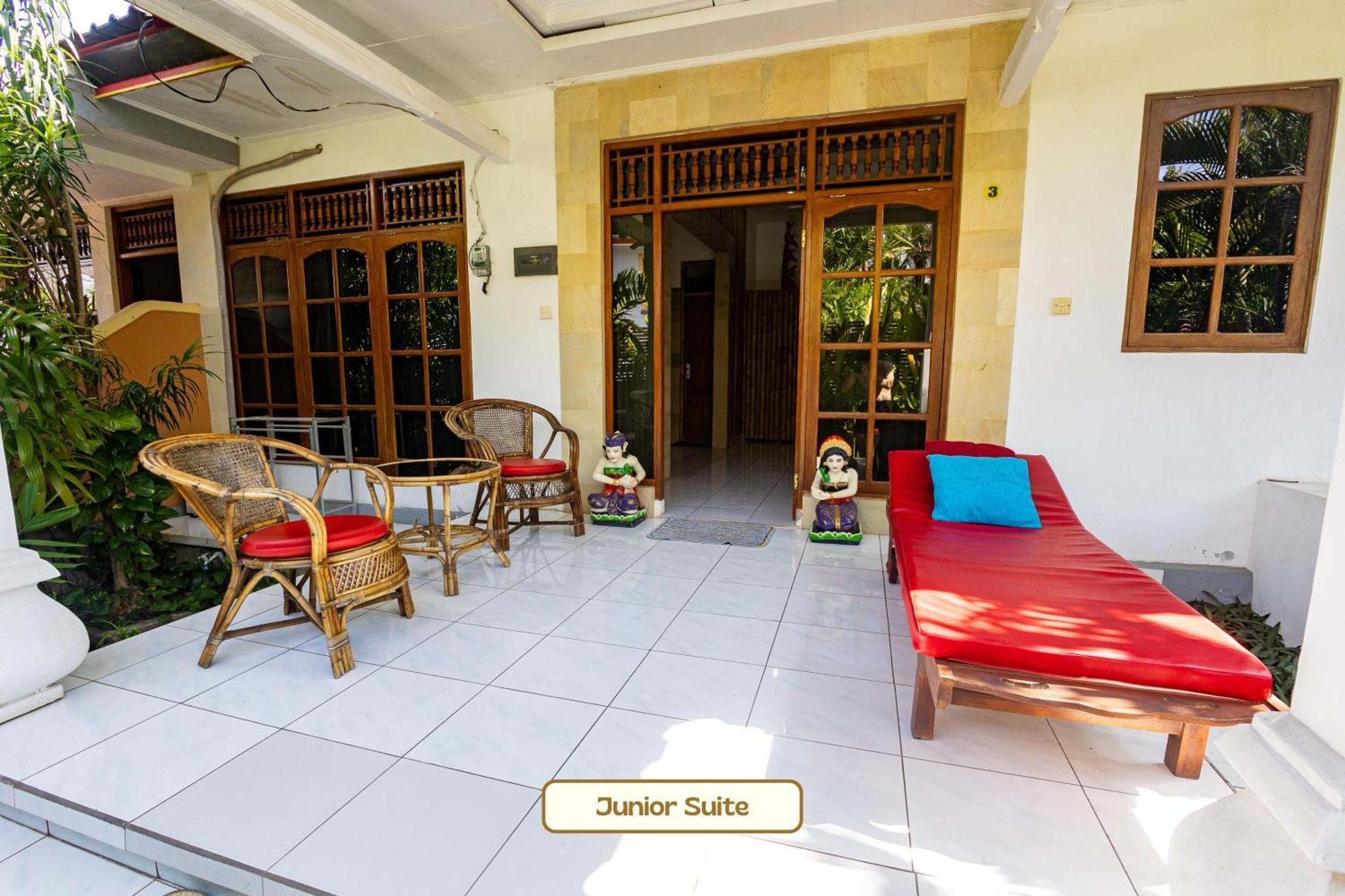 Kaia Lovina Guest House Junior Suite Esterno foto