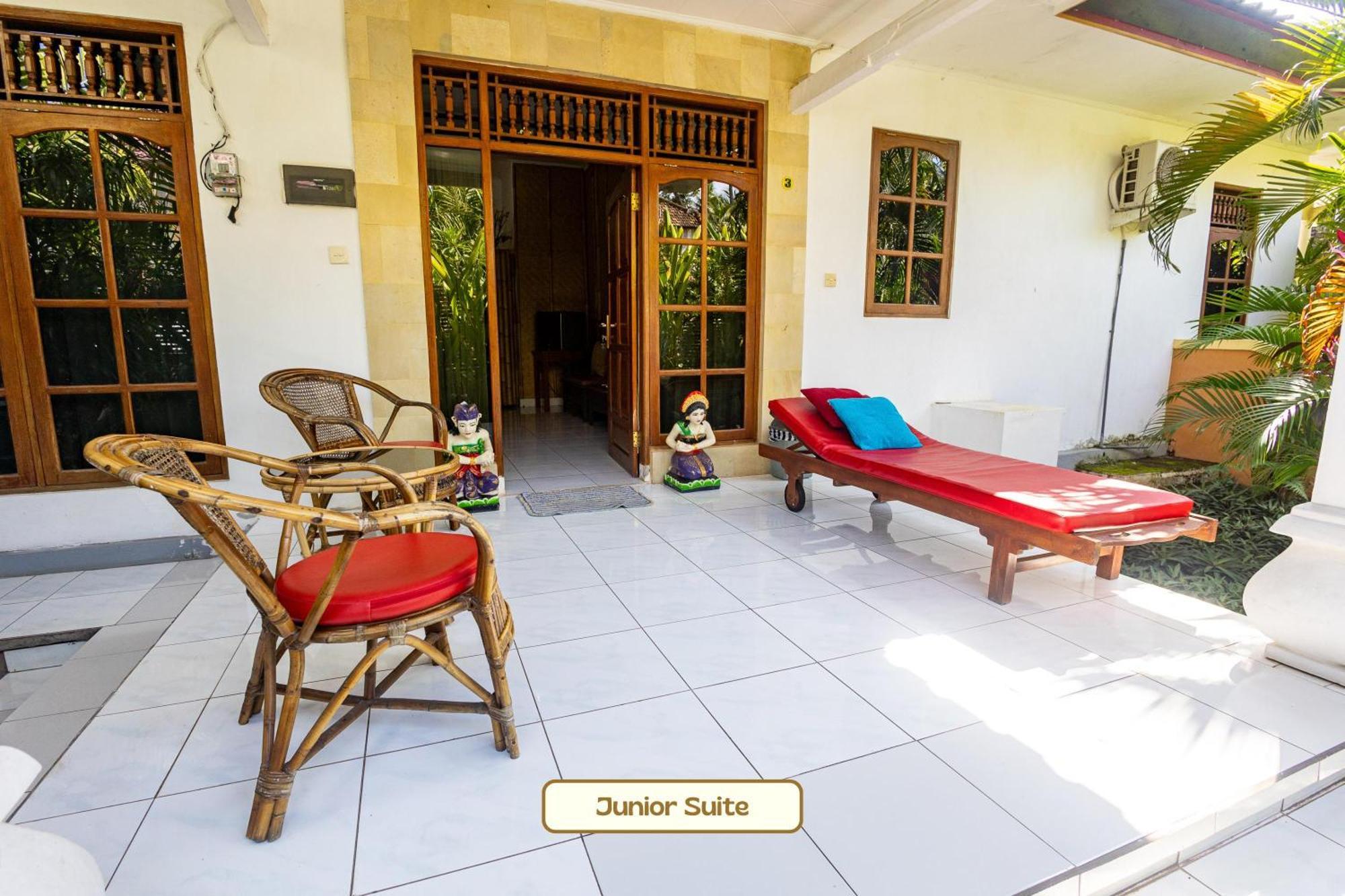 Kaia Lovina Guest House Junior Suite Esterno foto